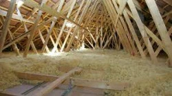 Isolation de combles d'une maison par un professionnel  